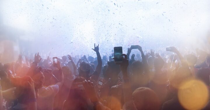 muzyczny-dzie---kobiet-z-utworami-leonarda-cohena--auto-1772